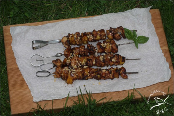 Hähnchen Ananas Spieße mit Erdnusssauce - Meisenfütterung