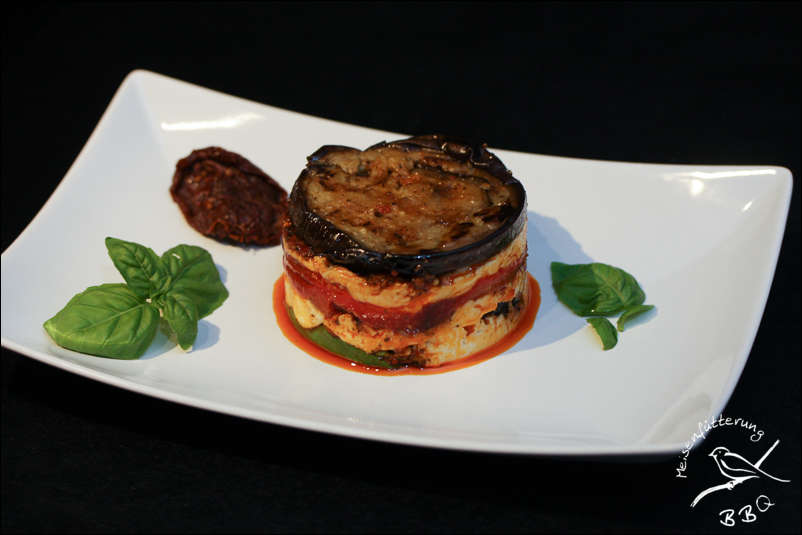 Timbale Erfrischendes Türmchen mit gegrilltem Gemüse