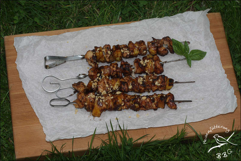 Hähnchen Ananas Spieße mit Erdnusssauce – Meisenfütterung