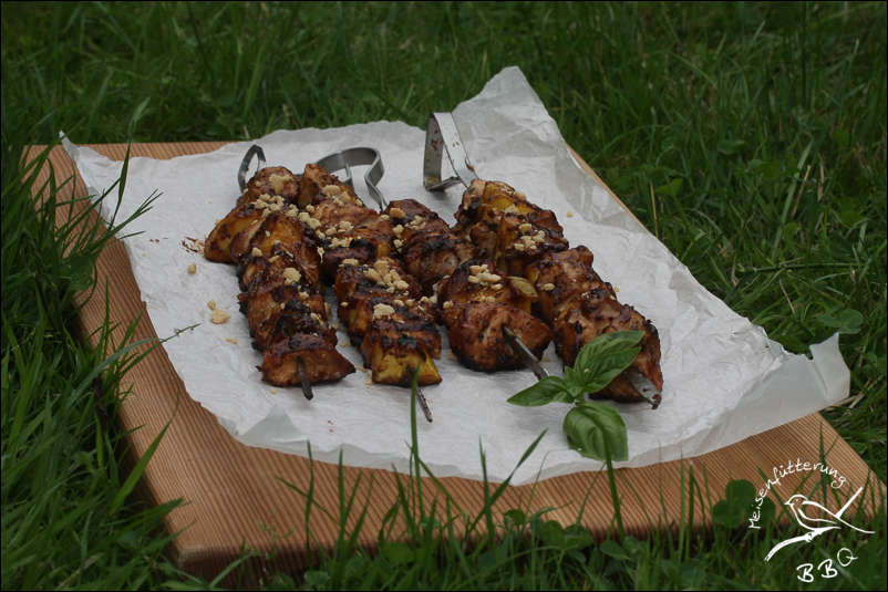 Hähnchen Ananas Spieße mit Erdnusssauce – Meisenfütterung